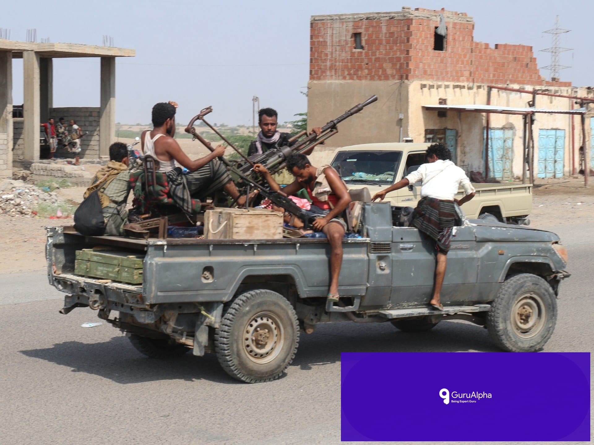 Yemeni Coalition Troops Advance on Sanaa as Heavy Battles Shock Houthis